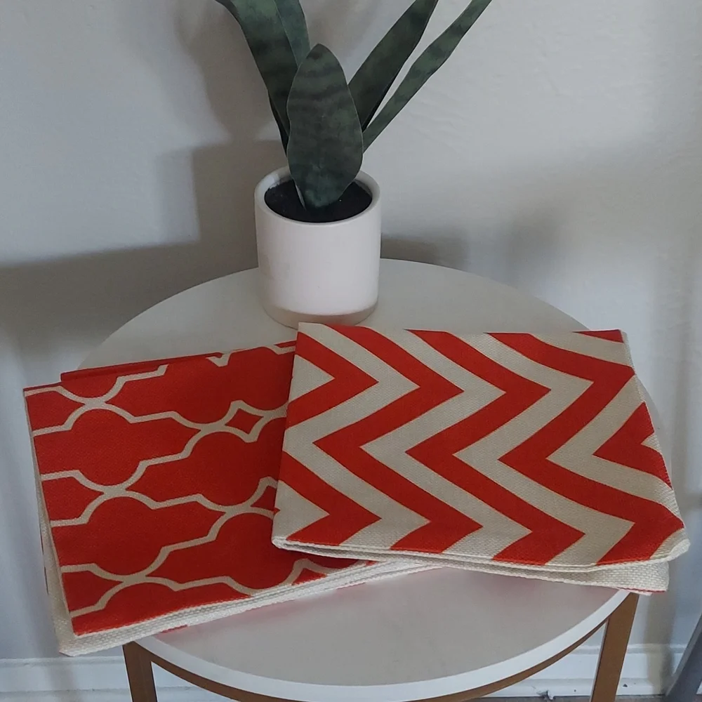 Set (2) Decorative Pillow Covers 18 x 18